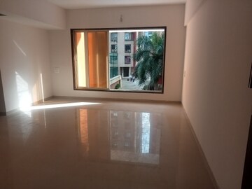 Room in 3 BHK Apartment at Unique Poonam Estate Cluster 3, Mira Road – for Rent