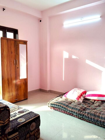 Bedroom in 1 BHK Builder Floor at Neb Sarai – for Rent