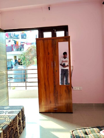 Room in 1 BHK Builder Floor at Neb Sarai – for Rent