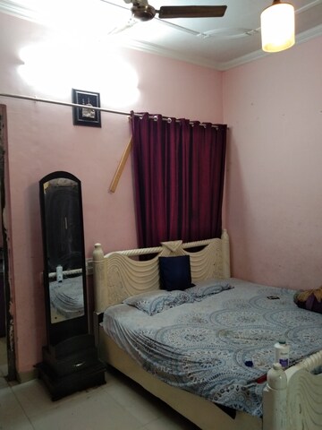 Bedroom in 2 BHK Apartment at Alkapuri – for Rent