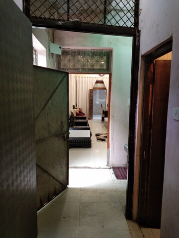 Living Room in 2 BHK Apartment at Alkapuri – for Rent