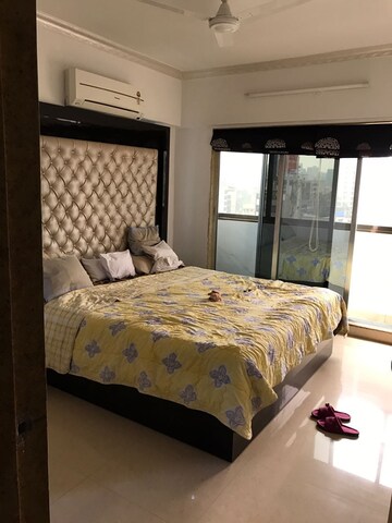 Bedroom in 2 BHK Apartment at Landmark Building Bandra West, Bandra West – for Rent