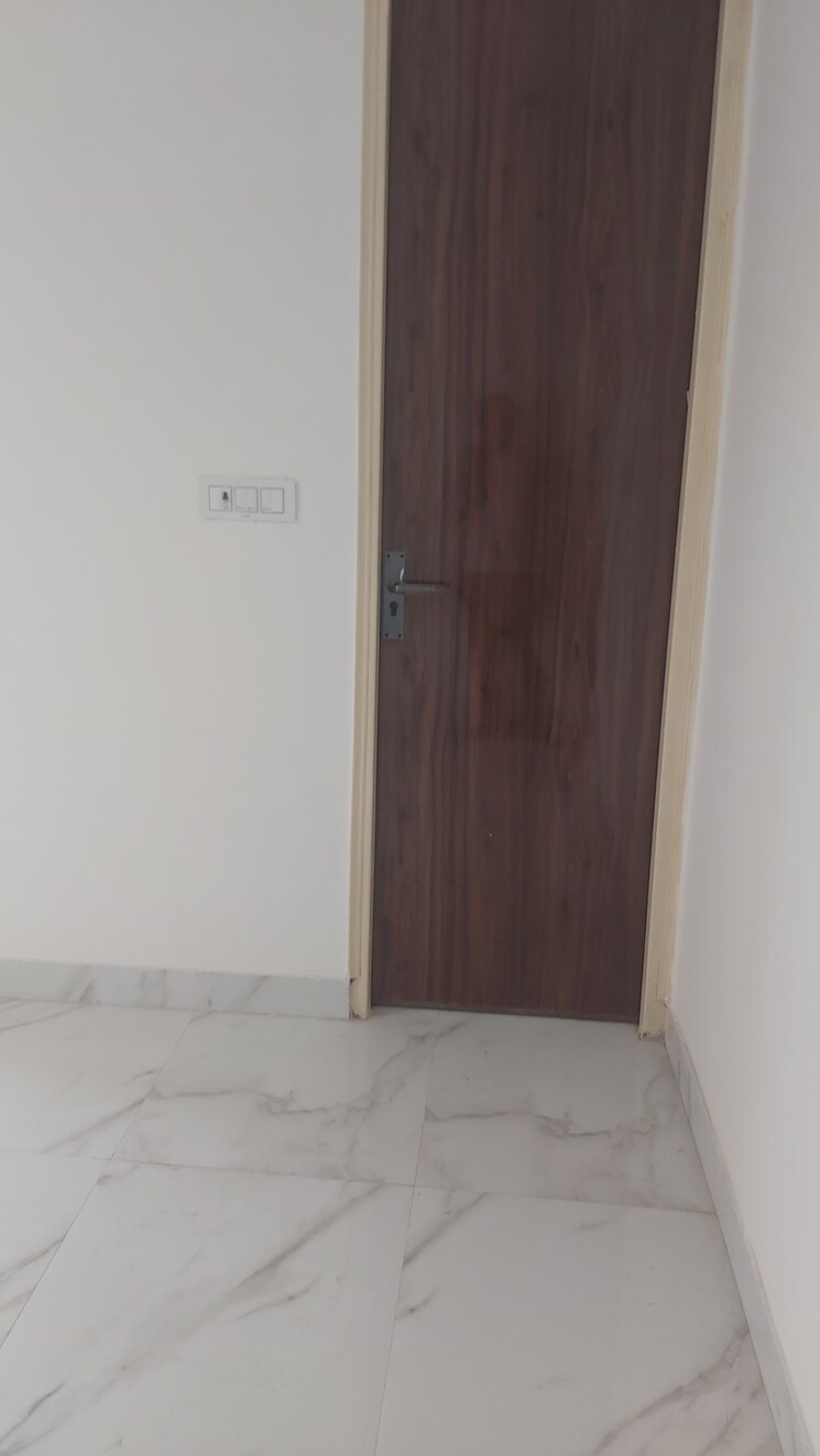 Room, mayur vihar 3.5 Bedroom 950 Sq.Ft. Builder Floor In Mayur Vihar Delhi 7960682