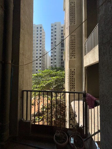  1.5 BHK Apartment at Runwal Gardens Phase I, Dombivli East – for Rent