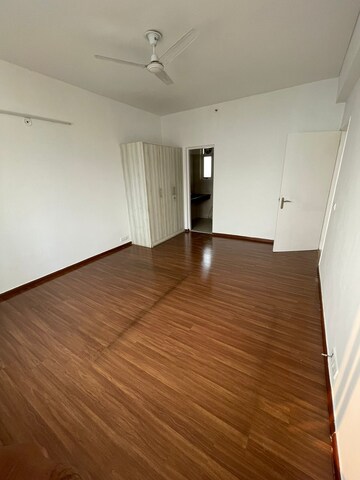 Room in 2 BHK Apartment at Vatika Seven Lamps, Sector 82 – for Rent