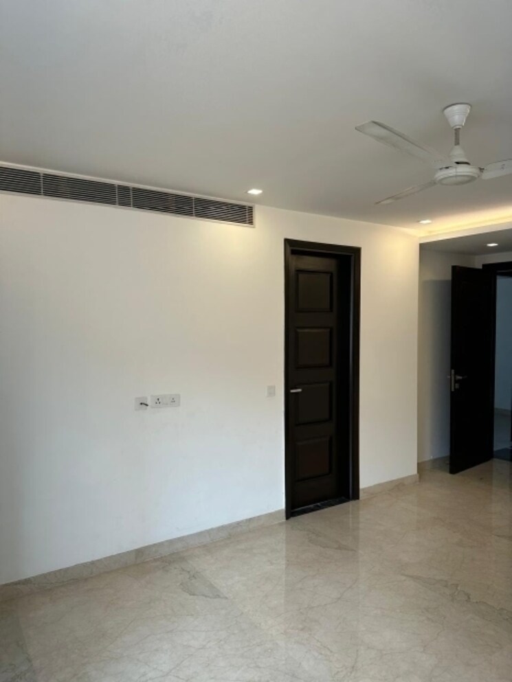 Room, new friends colony 4 Bedroom 500 Sq.Yd. Builder Floor In New Friends Colony Delhi 7960851