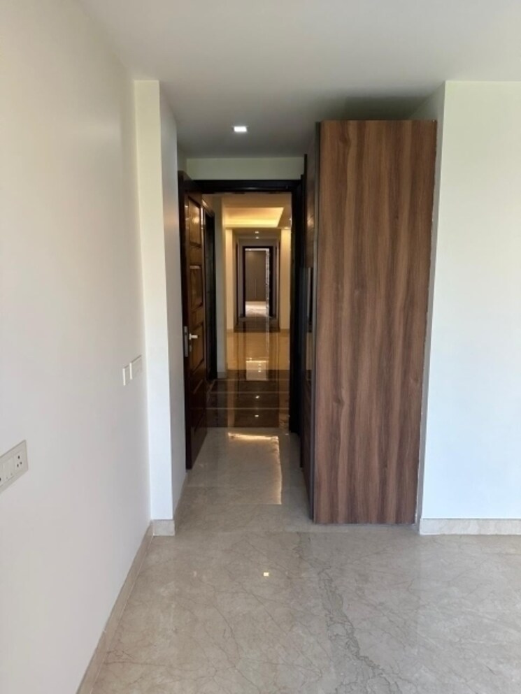 Room, new friends colony 4 Bedroom 500 Sq.Yd. Builder Floor In New Friends Colony Delhi 7960851