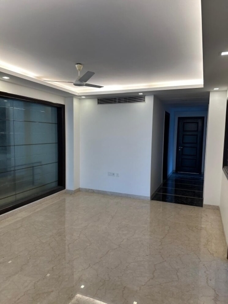 Room, new friends colony 4 Bedroom 500 Sq.Yd. Builder Floor In New Friends Colony Delhi 7960851