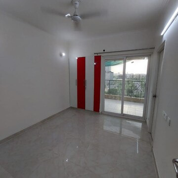 Room in 3 BHK Apartment at Gaurs Siddhartham, Siddharth Vihar – for Rent