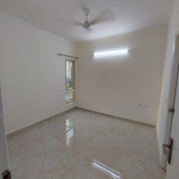 Room in 3 BHK Apartment at Gaurs Siddhartham, Siddharth Vihar – for Rent