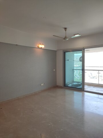 Room in 4 BHK Apartment at DB Orchid Woods, Goregaon East – for Rent