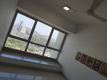 Room in 4 BHK Apartment at DB Orchid Woods, Goregaon East – for Rent