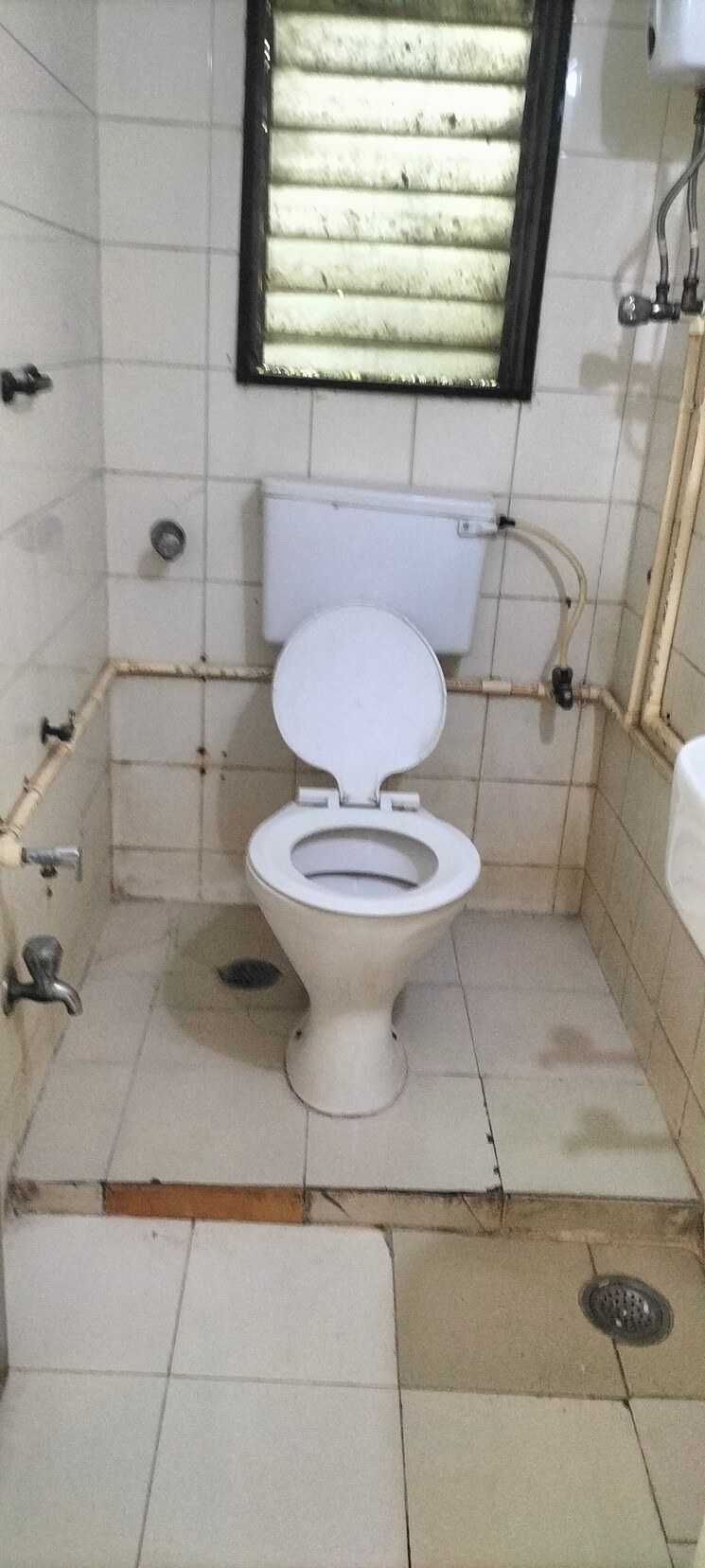 Attached Bathroom, oshiwara-mhada 2 Bedroom 750 Sq.Ft. Apartment In Andheri West Mumbai 7961094