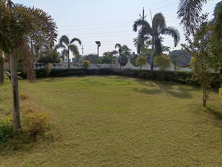 Garden, the-hive-gomati-nagar 3 Bedroom 1325 Sq.Ft. Independent House In Gomti Nagar Lucknow 7961186
