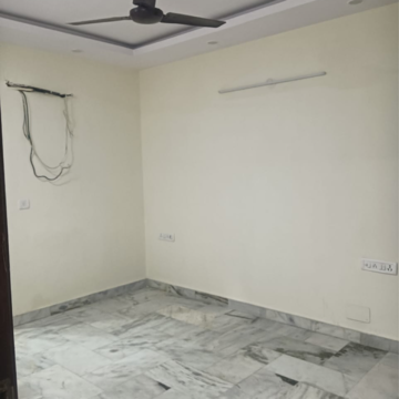 Room in 3 BHK Builder Floor at Chittaranjan Park – for Rent