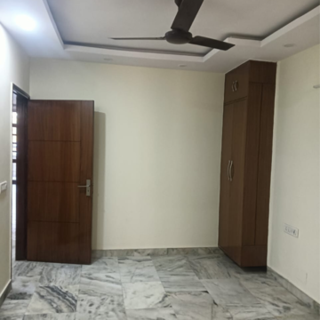 Room in 3 BHK Builder Floor at Chittaranjan Park – for Rent