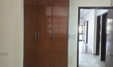 Building Lobby in 3 BHK Builder Floor at Chittaranjan Park – for Rent