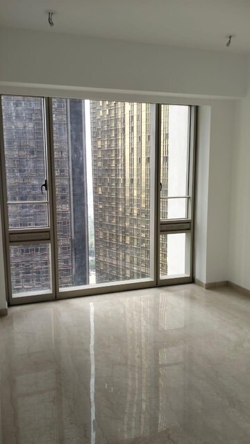 Room in 3 BHK Apartment at Lodha Kiara, Worli – for Rent