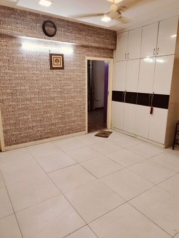 Bathroom in 3 BHK Builder Floor at Achievers Gardenia Floors, Sector 49 – for Rent