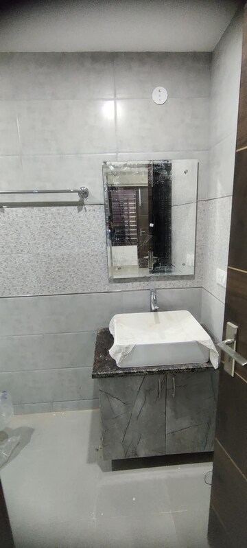 Bathroom in 2 BHK Builder Floor at Sector 7 – for Rent