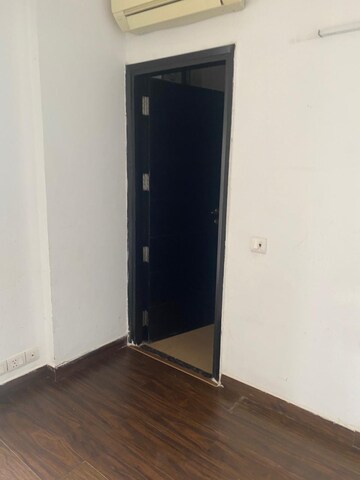 Room in 2 BHK Apartment at Ansal Sushant Estate, Sector 52 – for Rent