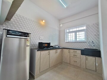 Master Bedroom in 2 BHK Apartment at Indiranagar – for Rent