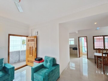 Living Room in 2 BHK Apartment at Indiranagar – for Rent