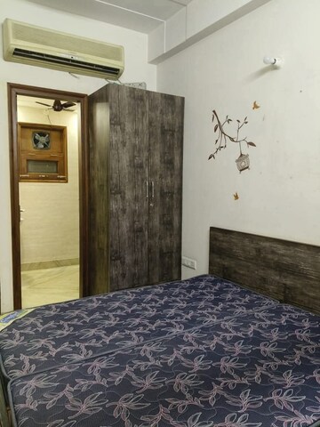 Bedroom in 2 BHK Builder Floor at Sector 7 – for Rent