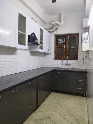 Master Bedroom in 2 BHK Builder Floor at Sector 9 – for Rent