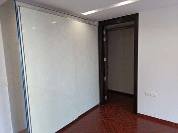 Room in 3 BHK Builder Floor at Unitech Palms, South City 1 – for Rent