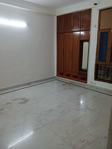 Room in 2 BHK Apartment at Greater Kailash I – for Rent