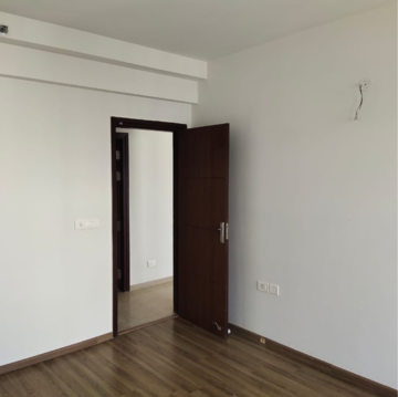 Room in 2.5 BHK Apartment at Godrej Oasis, Sector 88a – for Rent