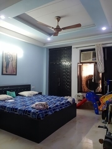 Bedroom in 3 BHK Builder Floor at Sector 42 – for Sale