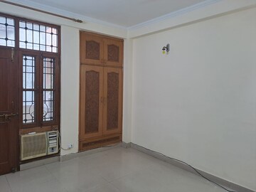 Master Bedroom in 3 BHK Builder Floor at Orchid Island, Sector 51 – for Rent