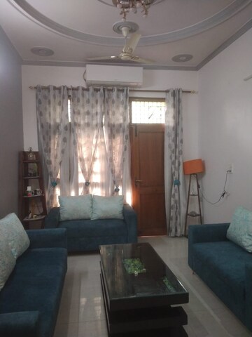 Living Room in 2 BHK Builder Floor at Sector 28 – for Rent
