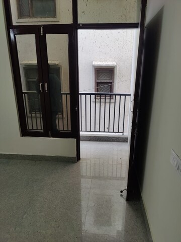 Room in 1 BHK Builder Floor at Sultanpur – for Rent