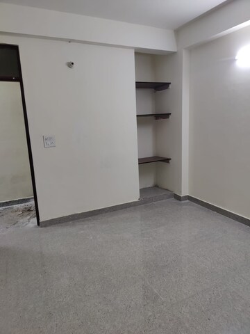 Room in 1 BHK Builder Floor at Sultanpur – for Rent
