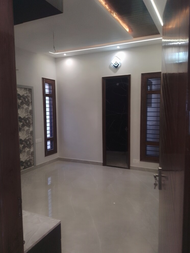 Room, sector 125 4 Bedroom 180 Sq.Yd. Independent House In Sector 125 Mohali 7962382