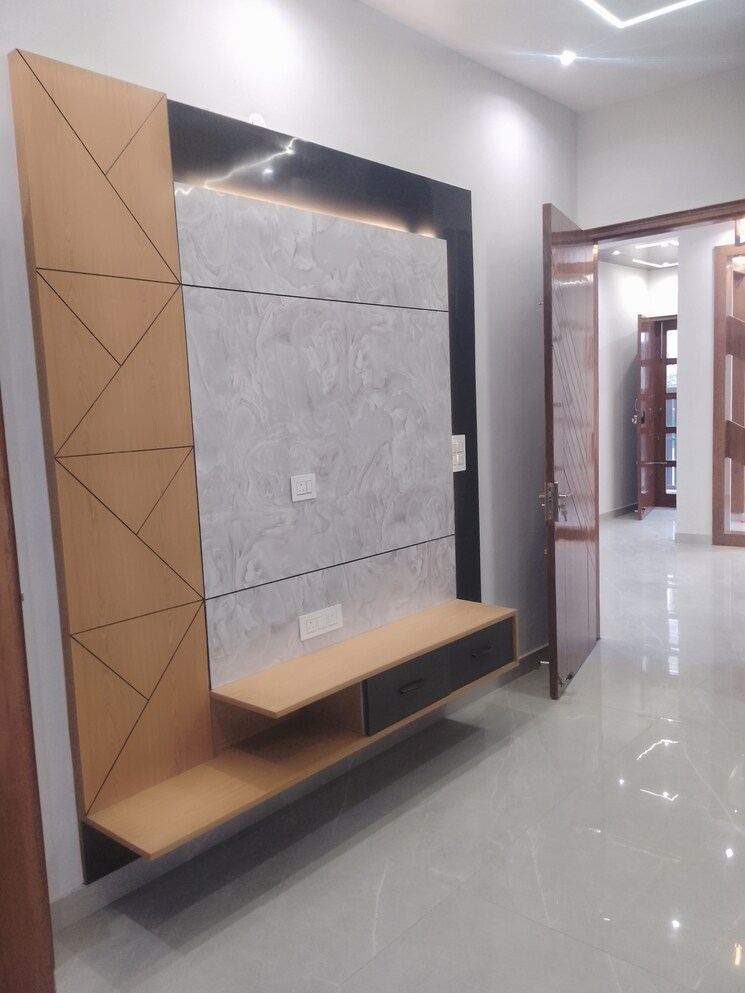 Room, sector 125 4 Bedroom 180 Sq.Yd. Independent House In Sector 125 Mohali 7962382
