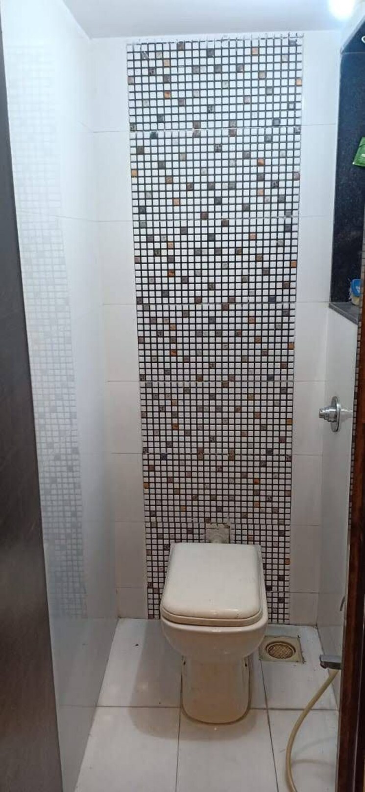 Bathroom, laxmi-complex 1 Bedroom 420 Sq.Ft. Apartment In Taloja Navi Mumbai 7962389