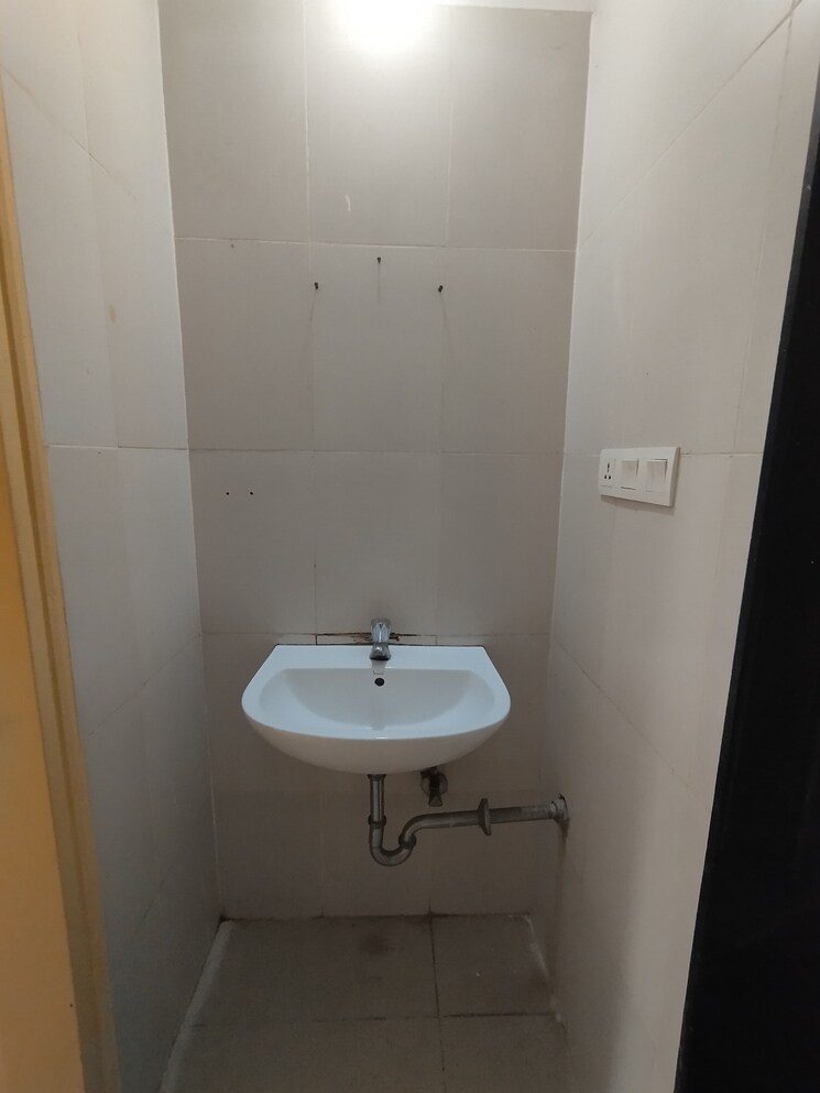 Bathroom, nanded-city-asawari 2 Bedroom 972 Sq.Ft. Apartment In Nanded Pune 7962749