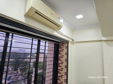 Room in 3 BHK Apartment at Goregaon West – for Sale