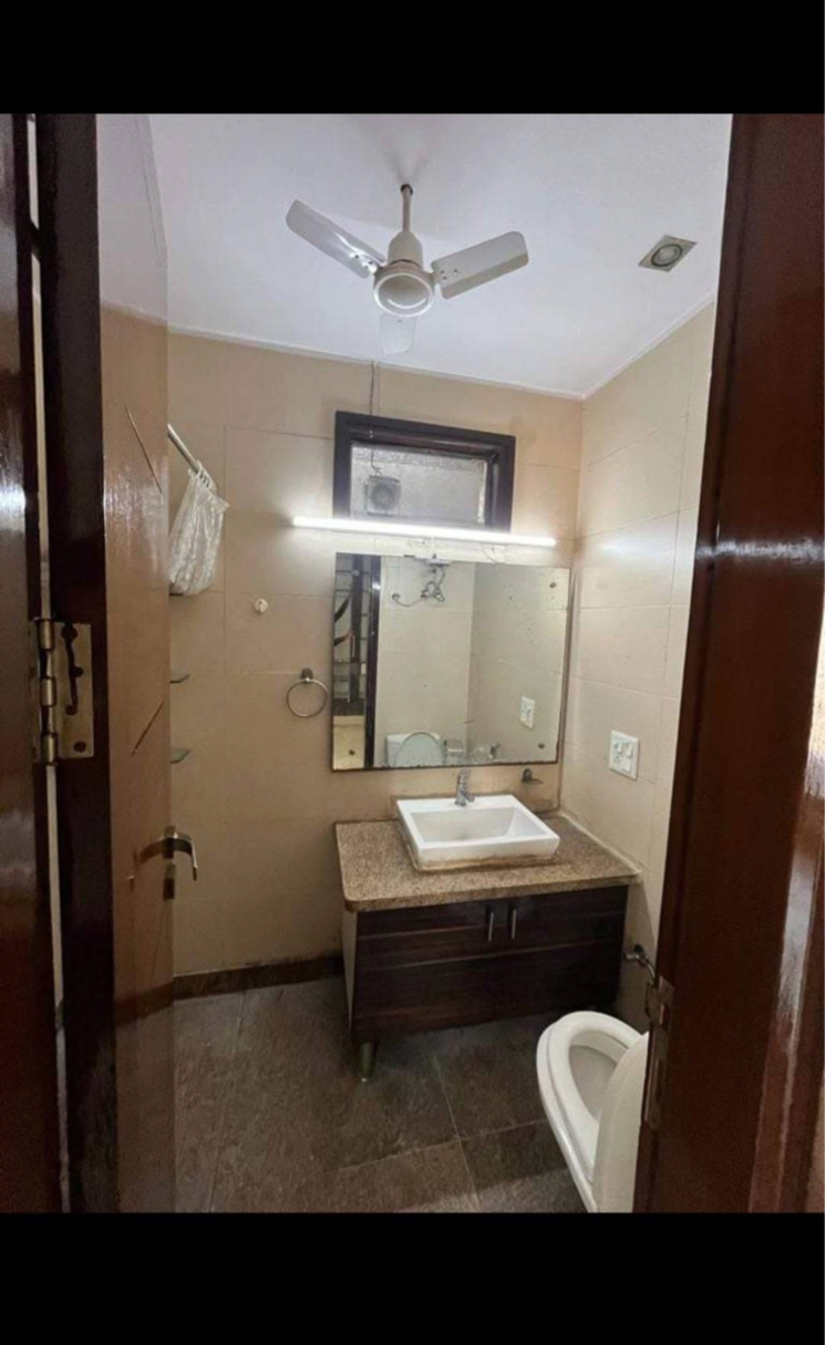 Bathroom, kalkaji 3 Bedroom 1550 Sq.Ft. Builder Floor In Kalkaji Delhi 7962984