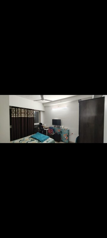 Bedroom in 1 BHK Apartment at Godrej The Trees, Vikhroli East – for Rent