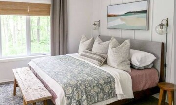 Bedroom in 3 BHK Builder Floor at BPTP Amstoria, Sector 102 – for Sale