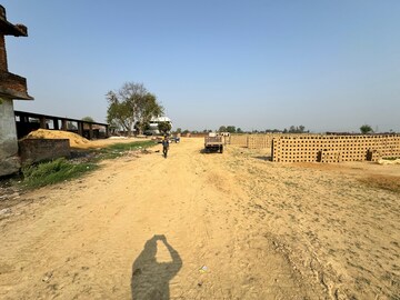 Plot Area in  Industrial Plot at Nh 24 – for Rent