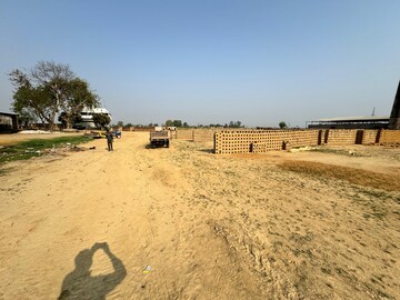 Plot Area in  Industrial Plot at Nh 24 – for Rent