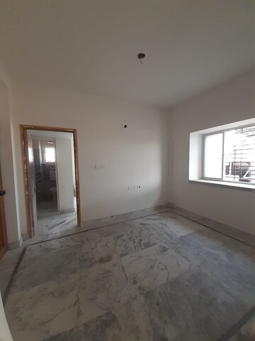 Room in 3 BHK Builder Floor at Sakher Bazar – for Sale