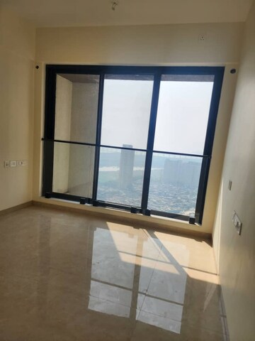 Room in 3 BHK Apartment at Dosti Eastern Bay, Wadala – for Rent