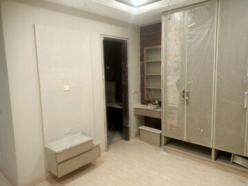Building Lobby in 3 BHK Builder Floor at Janakpuri – for Rent